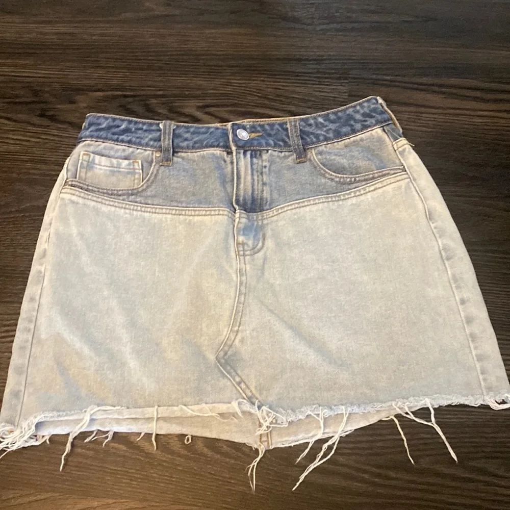 🍍PAC SUN 2 tone Jean skirt🍍Size 28🍍M-2